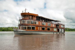 Delfin River Boat